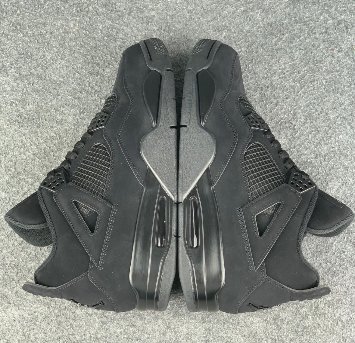 Jordan 4 retro black cat (2020)