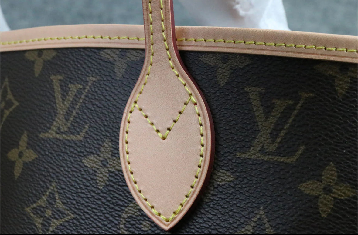 Louis Vuitton ‘Neverfull’ MM handbag + small purse